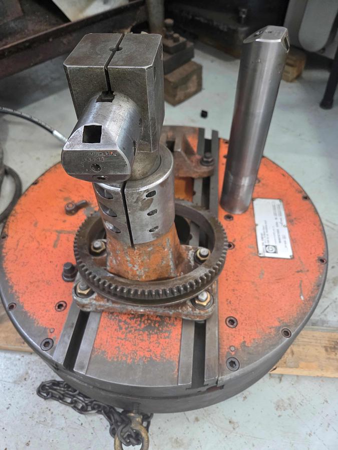 Used Giddings & Lewis 26" Facing Head