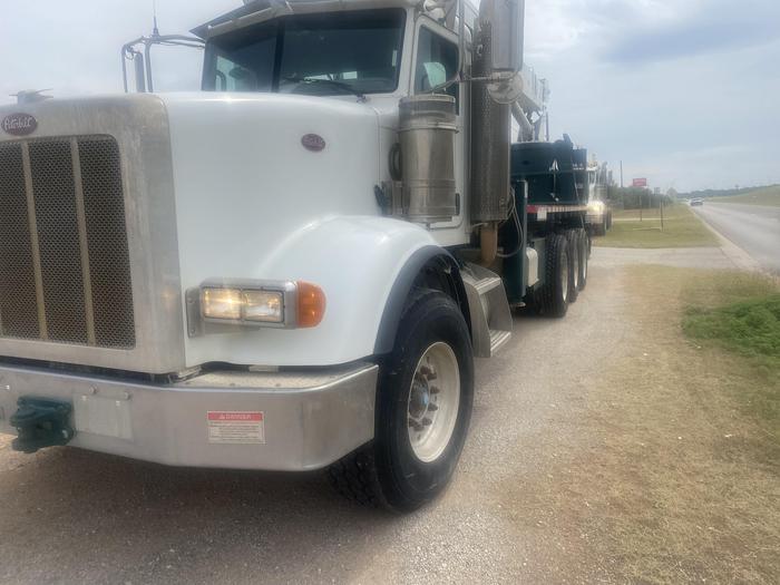Used 2011 Peterbilt Heavy spec
