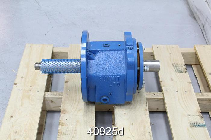 Unused Goulds 3196 LTX Power End #40925