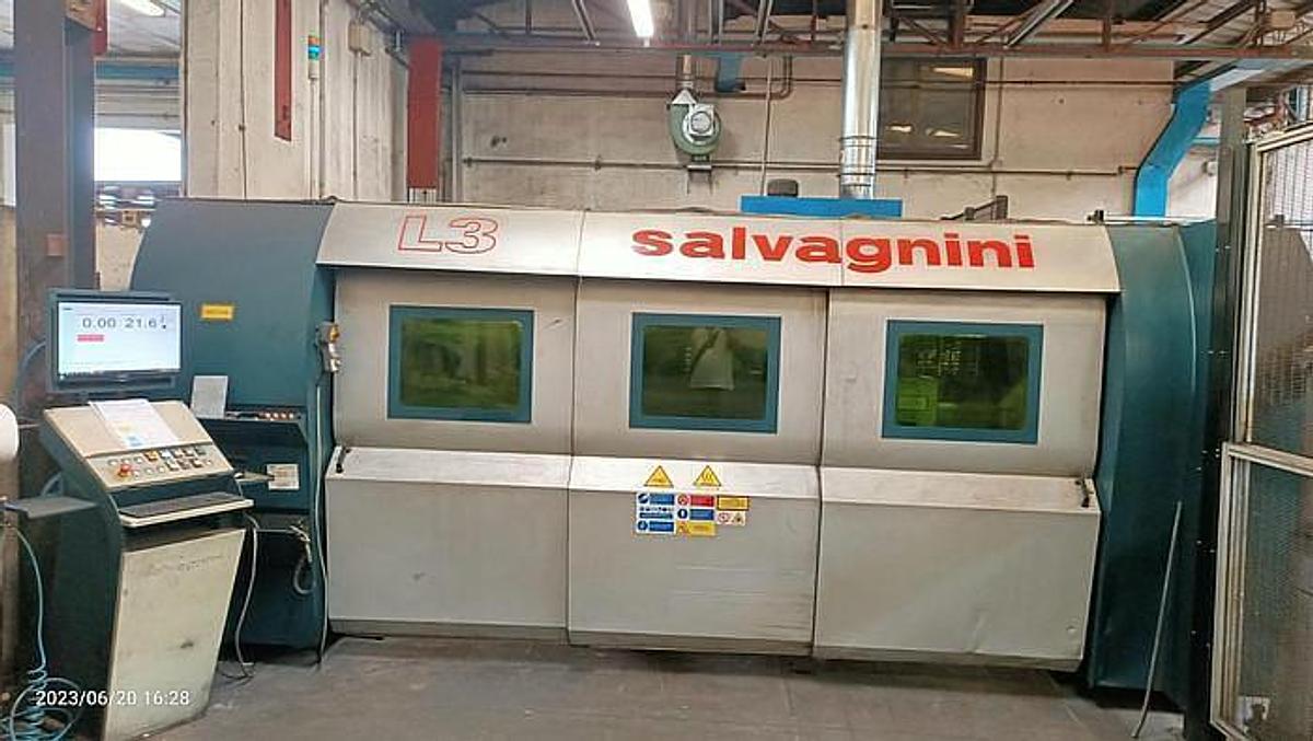 Used *** Sheet Metal & Fabrication Machinery in Italy