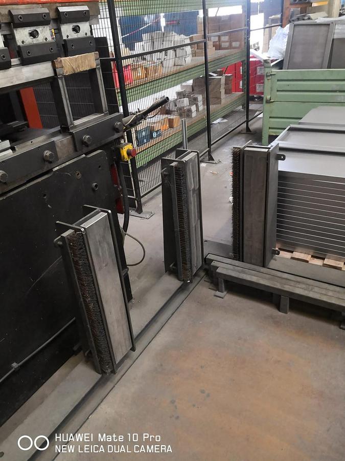 Used *** Robotic Cell #0078