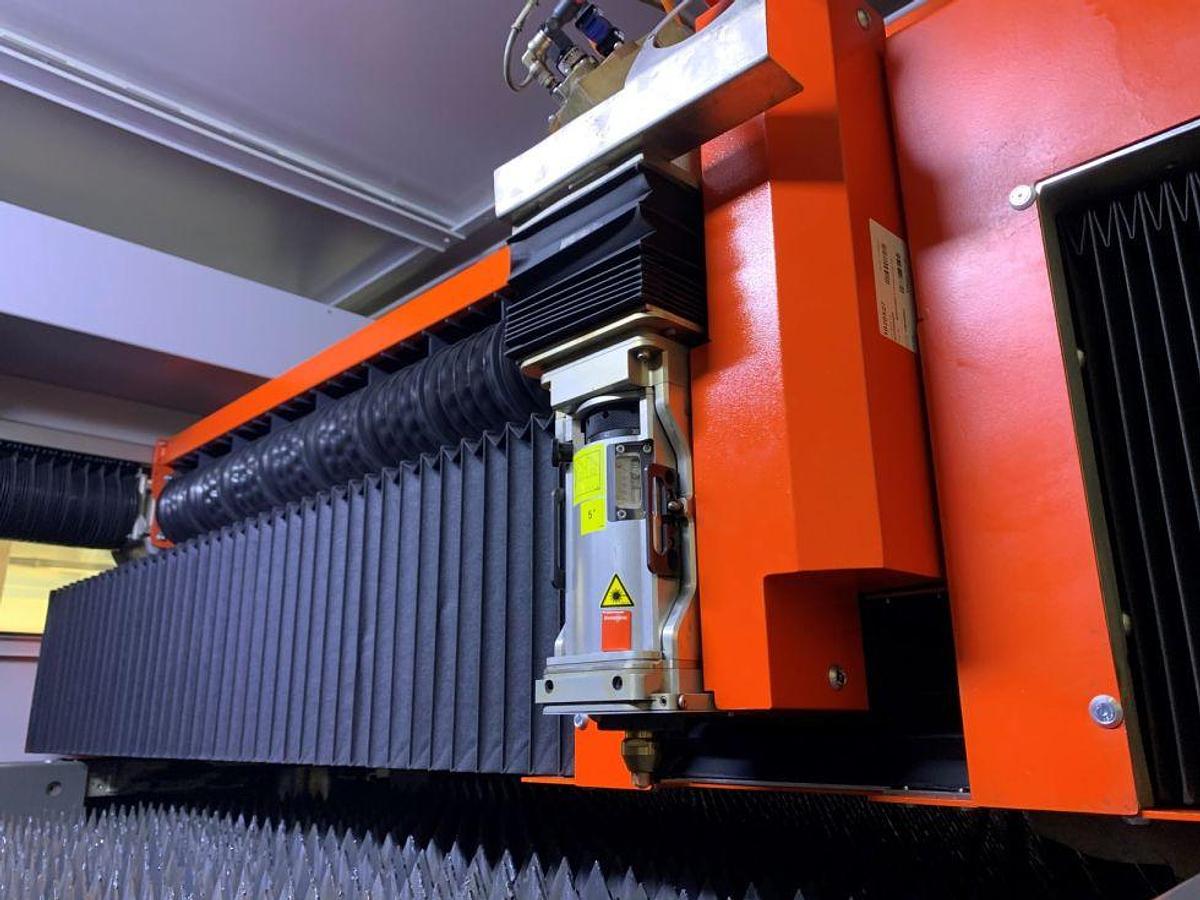 Used *** Sheet Metal & Fabrication Machinery in Italy