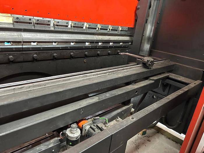 Used SCHIAVI 3000mm x 100t Press Brake #0097