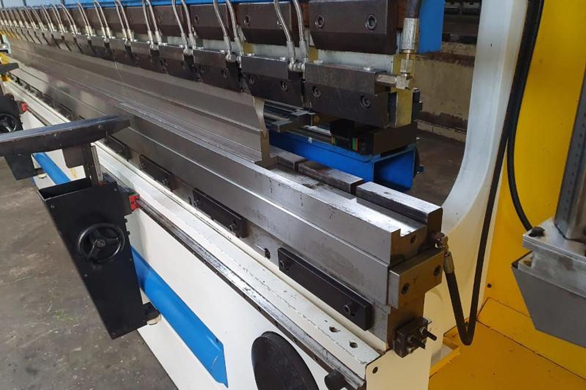 Used FARINA 3000mm x 160ton Press Brake, overhauled
