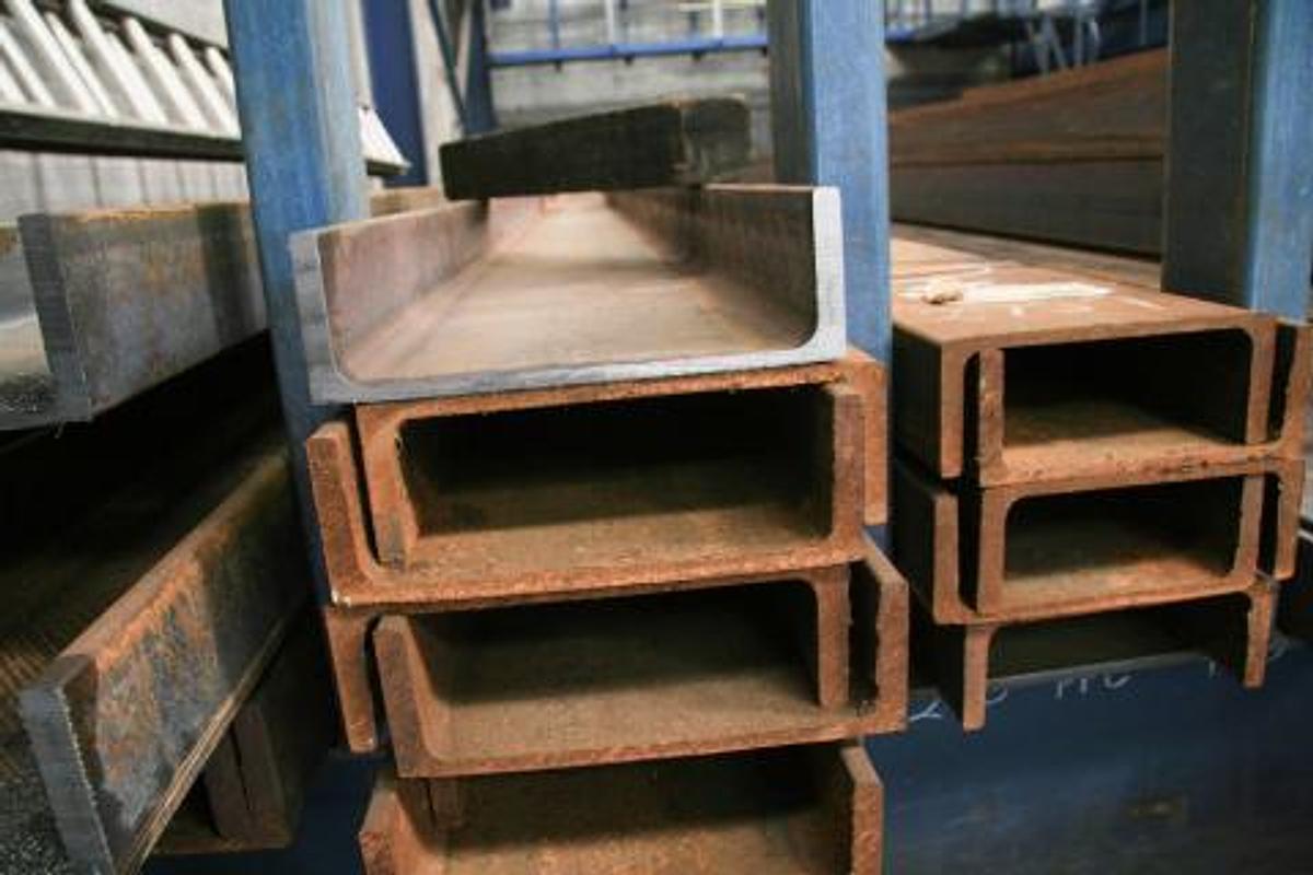 Used F&P Steel Service Center Equipment in Portugal