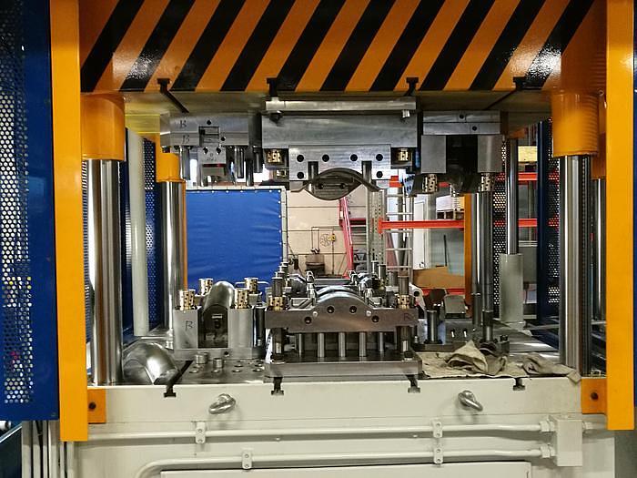 New  F&P Linee di stampaggio per accessori da lattoneria