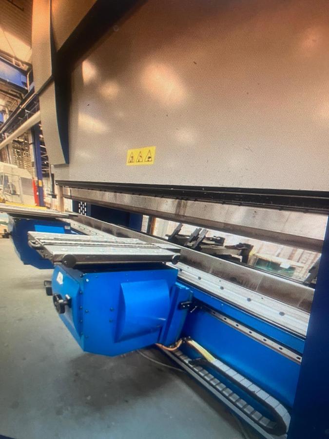 Used SALVAGNINI Press Brake 4000mm x 220t - with two sheet followers