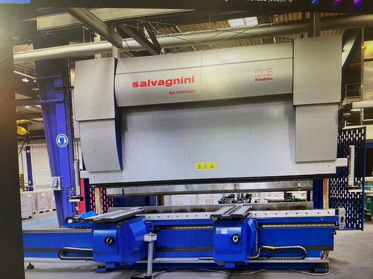 Used  SALVAGNINI Press Brake 4000mm x 220t - with two sheet followers