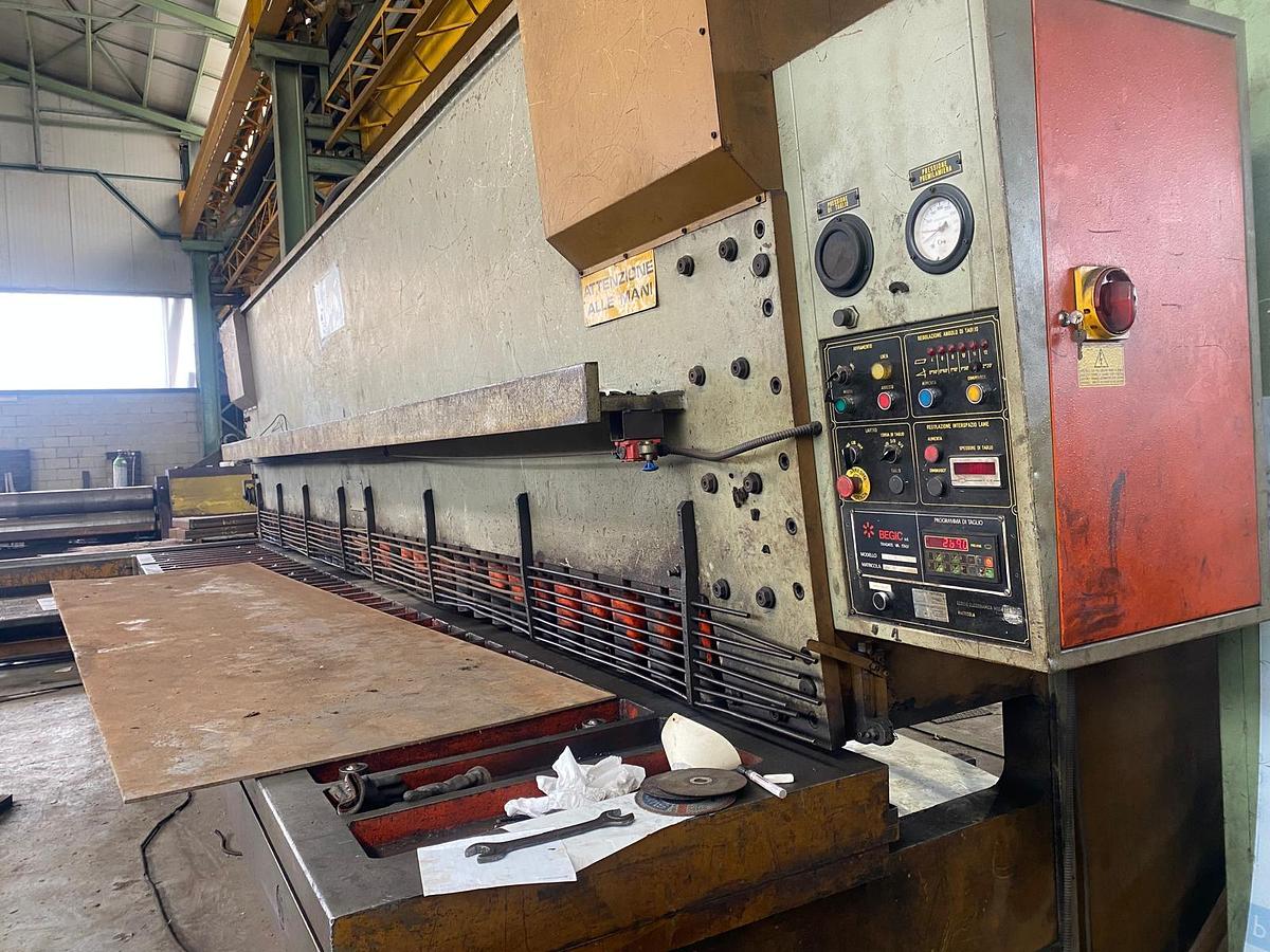 Used  SOMO 6000x12mm Guillotine Shear for sale