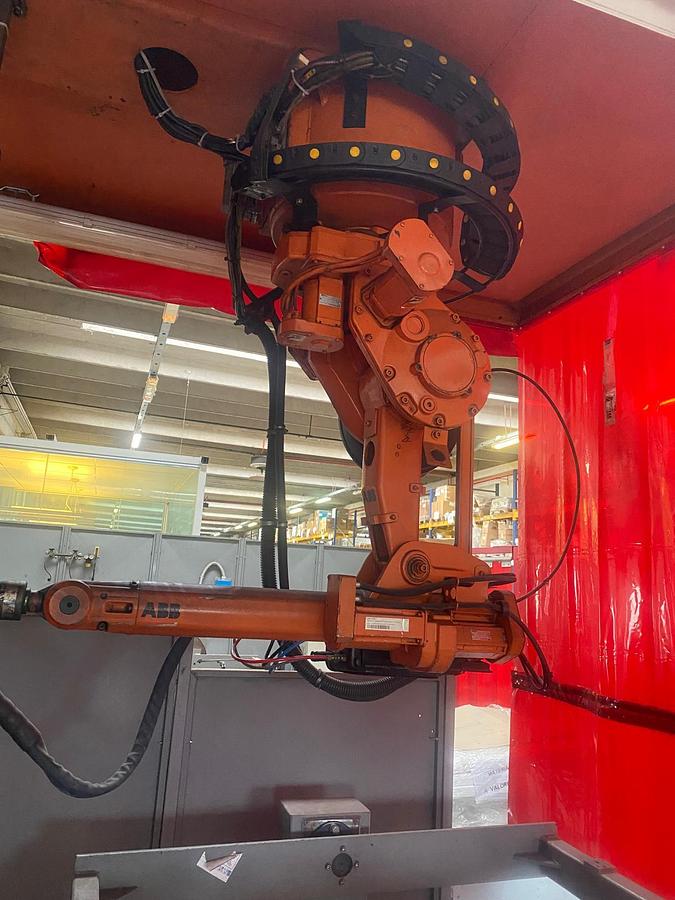 Used *** Robotic Cell #0078