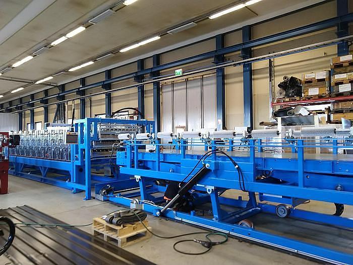 New  F&P Dach- und Wandelemente / Produktionslinien