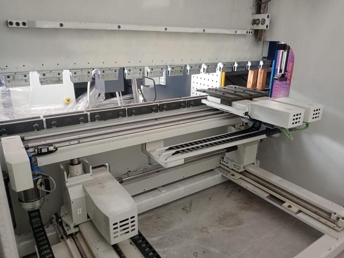 Used WARCOM 3000mm x 100t Press Brake #0636