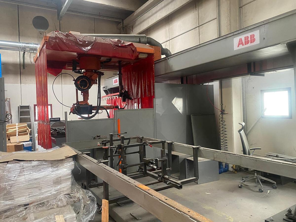 Used *** Robotic Cell #0078