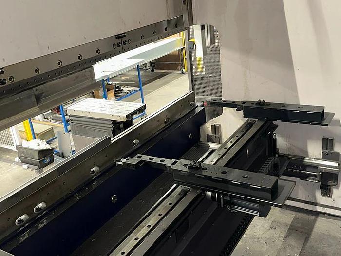 Used  BYSTRONIC-BEYELER 4100mm x 320t Press Brake #0175