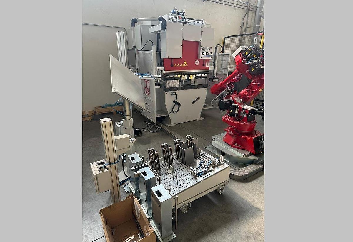 Used BYSTRONIC, FINN-POWER, SALVAGNINI... Panel Benders, Press Brakes, Sheet Metal FMSs