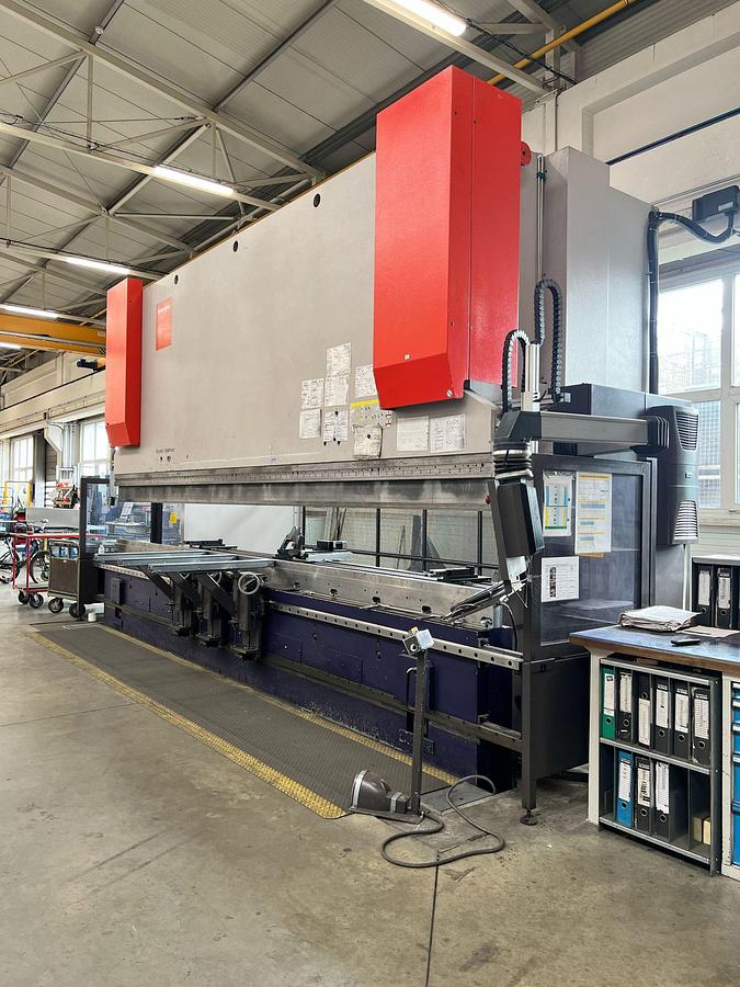 Used BYSTRONIC XPERT 400 x 6200 Press Brake