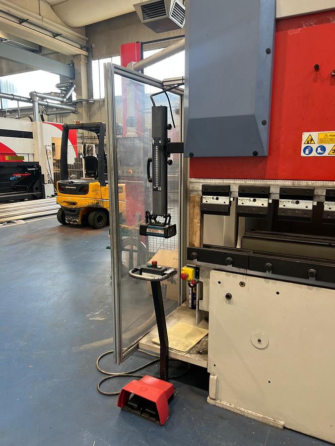 Used  SCHIAVI   3000mm x 100ton Press Brake for sale #0683