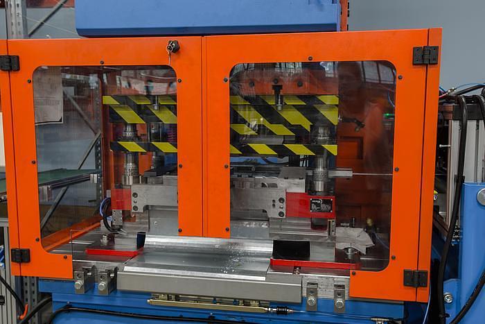 New F&P Linee di stampaggio per accessori da lattoneria