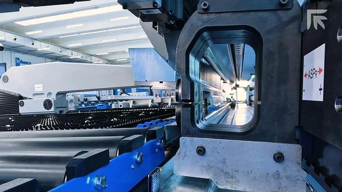 Used SALVAGNINI etc. Pannellatrici pronte #0504