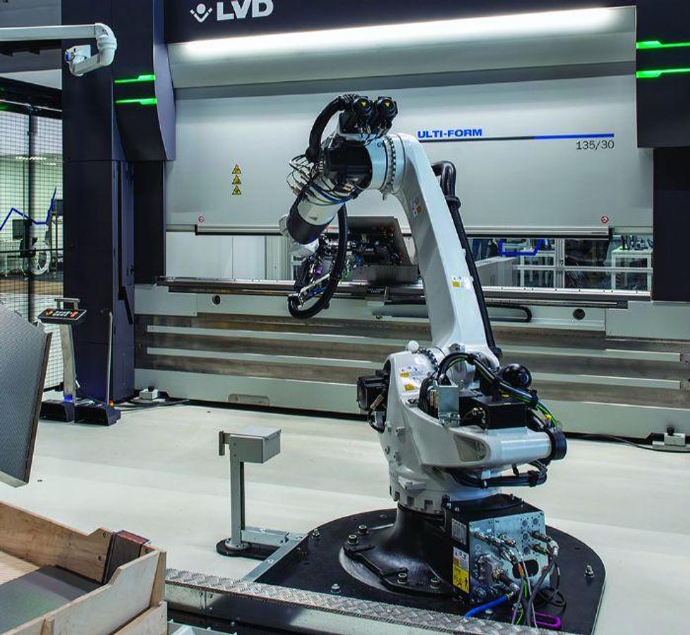 Used Best Brands Lasers, Panel Benders, Press Brakes... in Italy