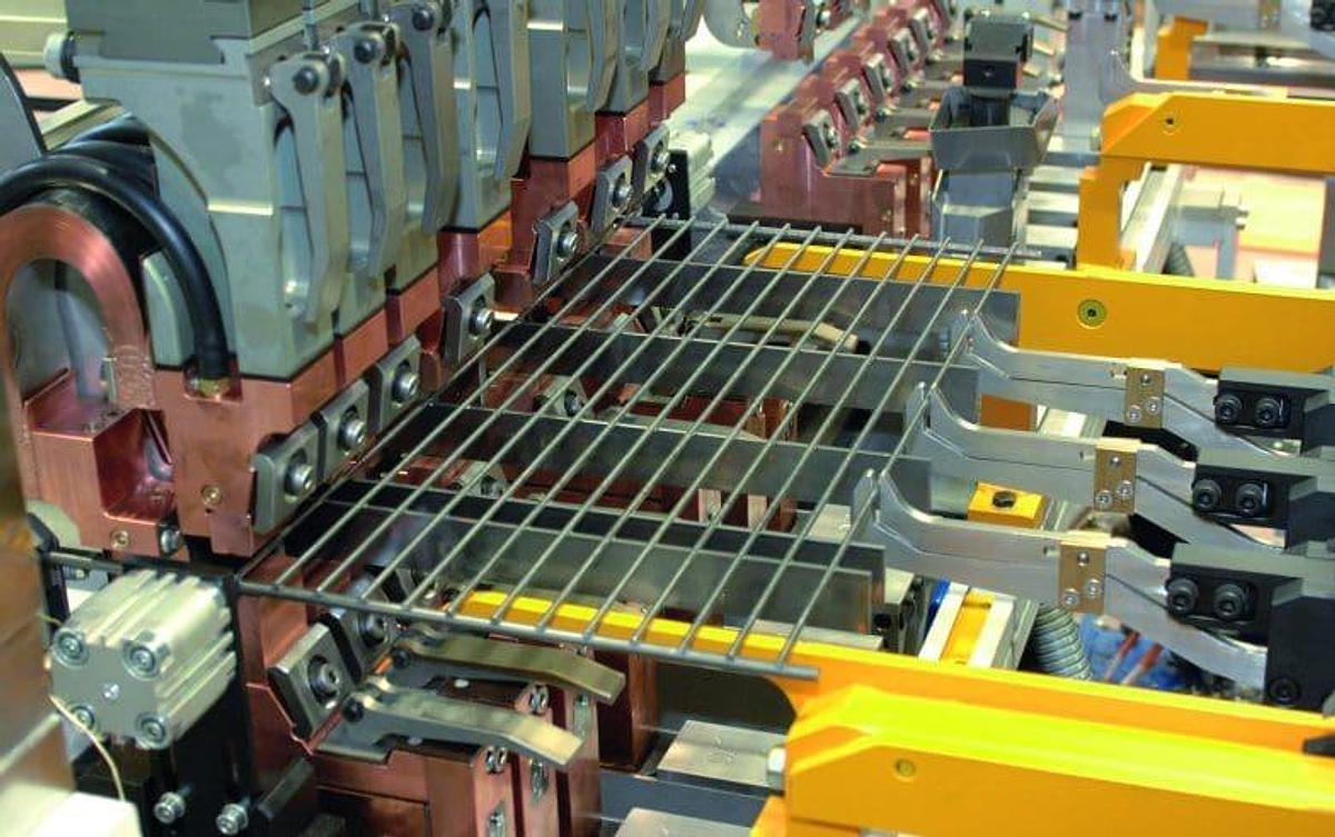 Used F&P Metalworking Machinery And Equipment in Germany