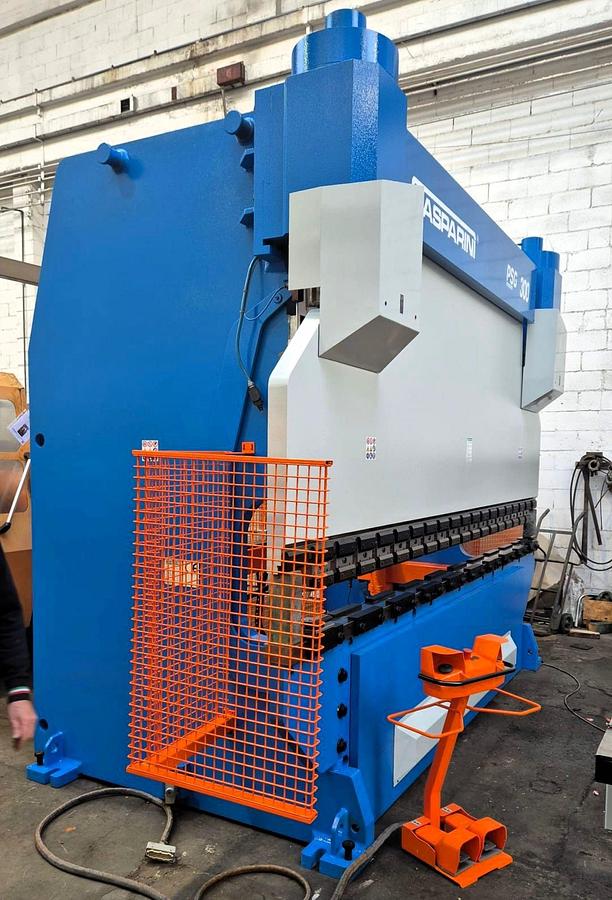 Used F&P Sheet Metal Machines etc. in North-East Italy -- Schio Warehouse