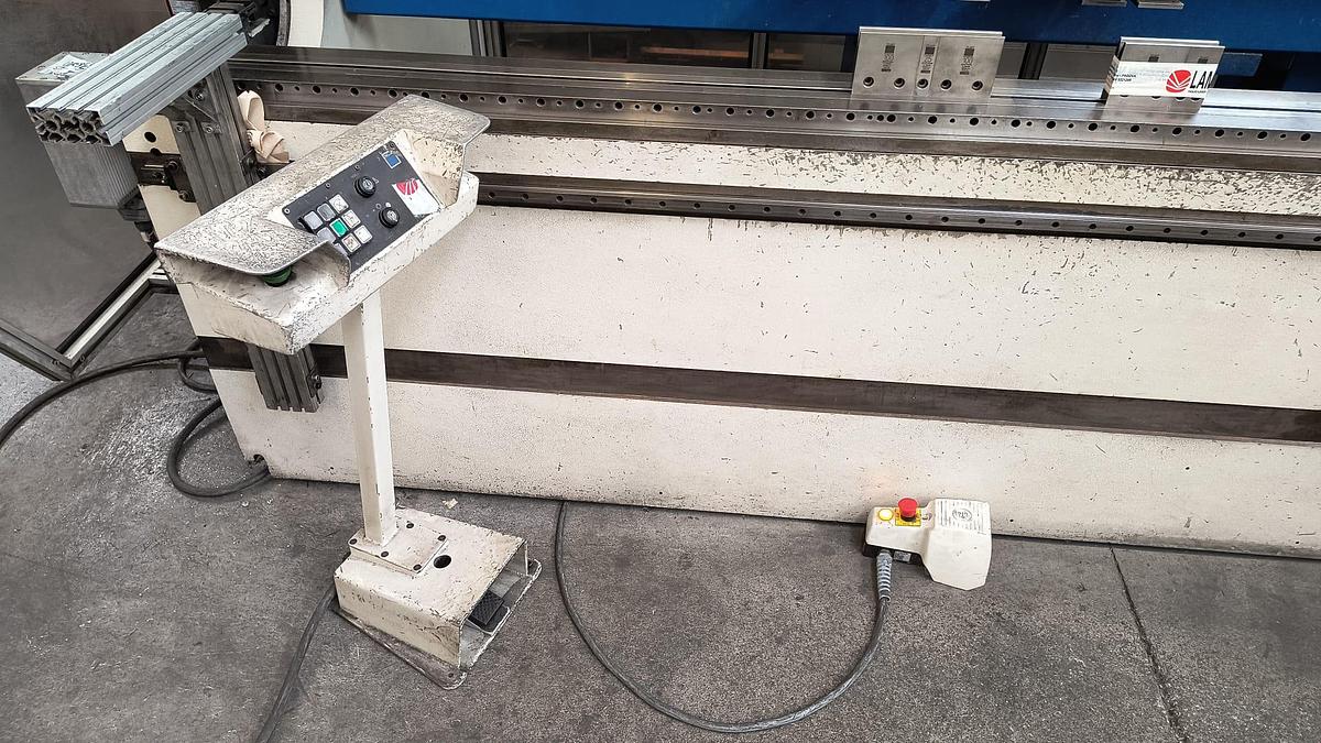 Used  TRUMPF V320 Press Brake (Used)