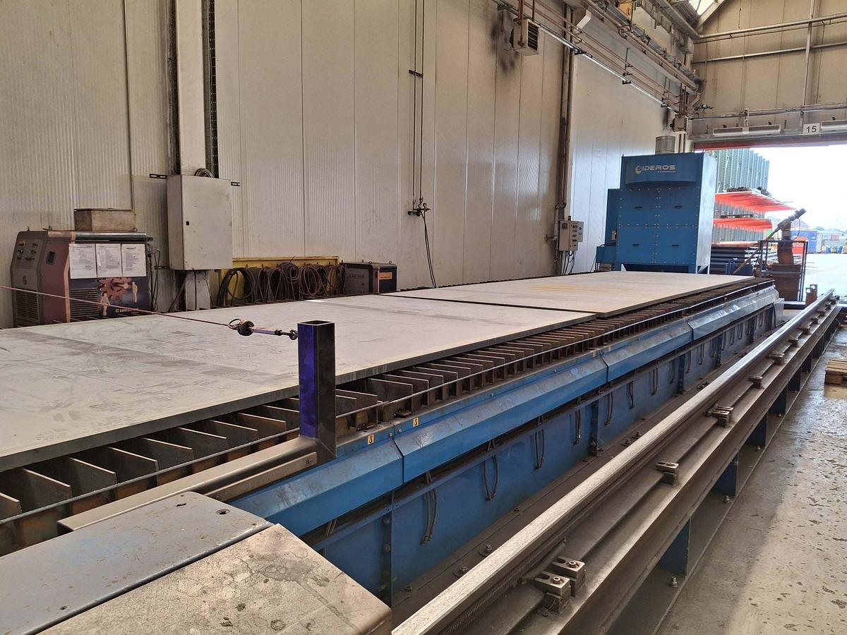 Used MESSER GRIESHEIM MULTITHERM 4000 Plasma Cutter