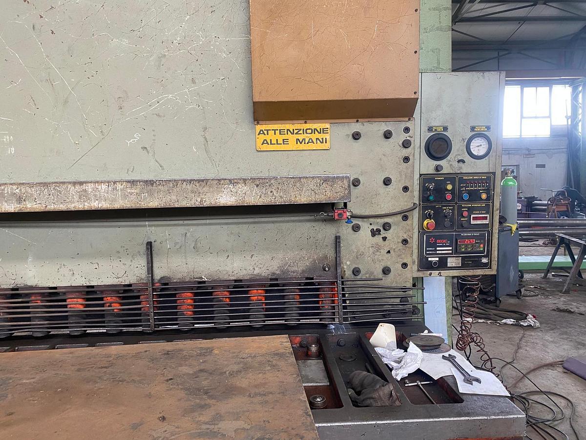 Used SOMO 6000x12mm Guillotine Shear for sale