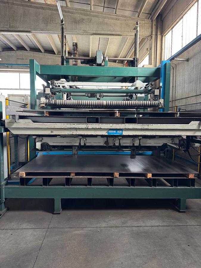 Used ADIGE 3kW Laser Cutter with Part Loader & Unloader