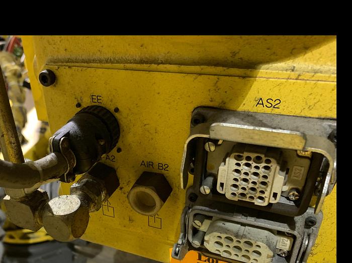 Used FANUC R2000iA/125L 6 AXIS CNC ROBOTS WITH RJ3iB CONTROLLERS
