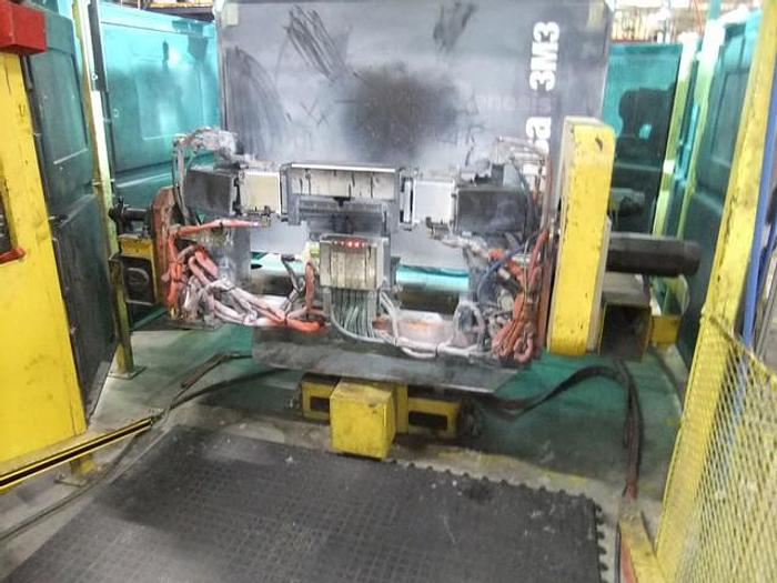 Used 2002 Genesis / Fanuc Dual Robot Weld Cell Model 3M3