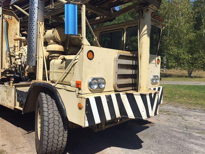 Used 1986 Ingersoll-Rand T4W Drill Rig