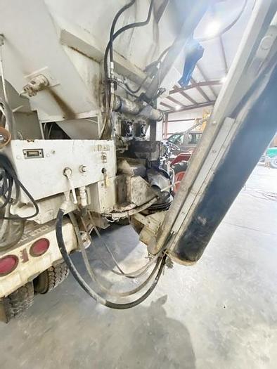 Used 1998 Reimer 9 Yard Volumetric Mixer Truck