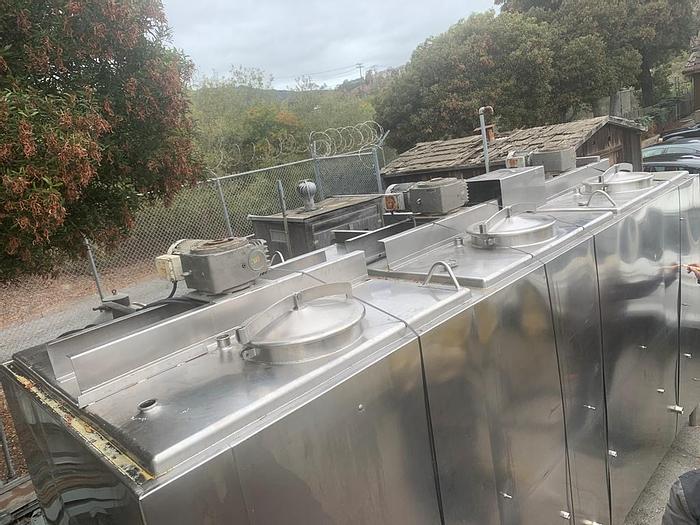 Used Tank, 3,000 Gallon, S/st, Jkt, Agit, Horiz, 3-Compartment #C743866