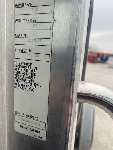 Used 2010 Kenworth Single axle