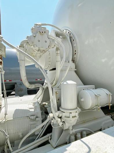 Used 2004 TEREX/Advance 4-Axle Concrete Mixer Truck