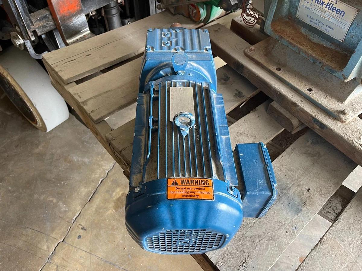Sew Eurodrive 3 HP Gearmotor R57 DRN100LM4 1762 - 53 RPM