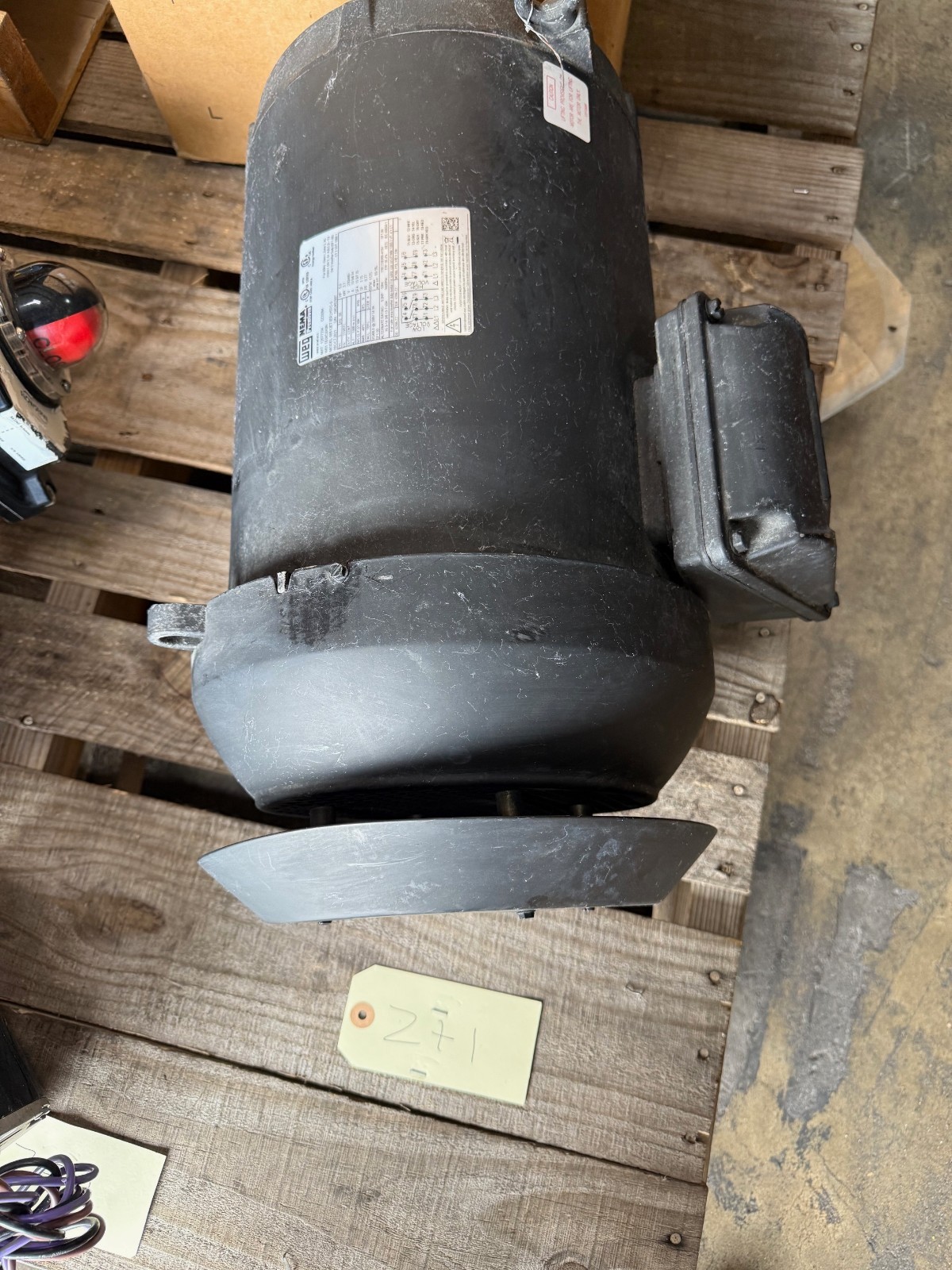 WEG Motor 5 HP MODEL 00512ET3ER215TC-S ZT1 1175 RPM 230 460 V  3 PH 13.5/6.7 AMP