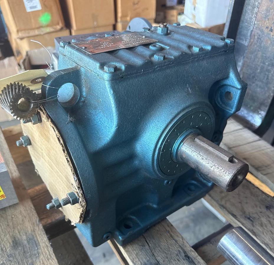 SEW-EURODRIV GEAR REDUCER 1XQK MOD S67/DT90S4-KS 232/1740 TO 13/101 RPM
