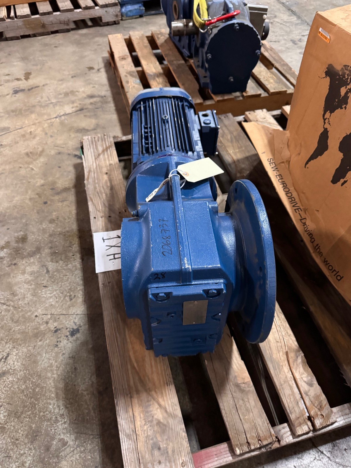 SEW-EURODRIV GEAR MOTOR 1XH MOD AF87 DRN132S4/FG/EK8S/DH 1768 TO 28  RPM 7.5  HP