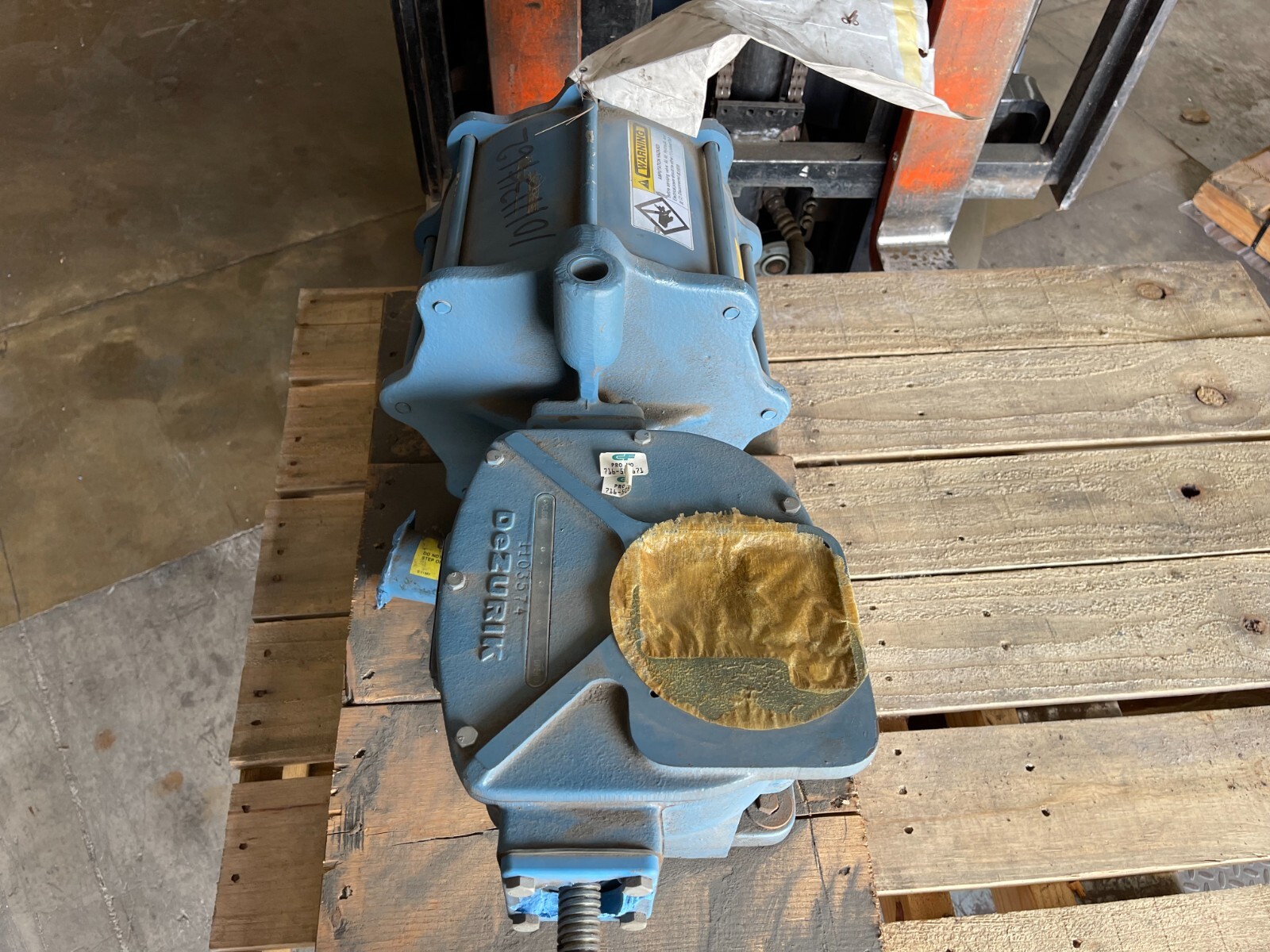 Dezurik Cylinder Operated T-Series Actuator 2094394R001 SIZE 16" 9163477-2