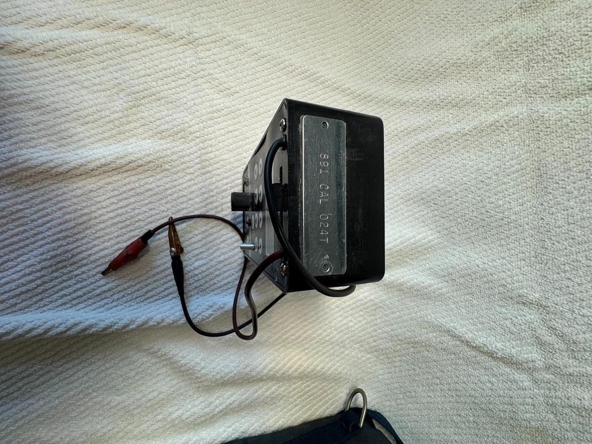 RIS ACUPRO FREQUENCY CALIBRATOR AB3 MOD CL-2241 SER 12818