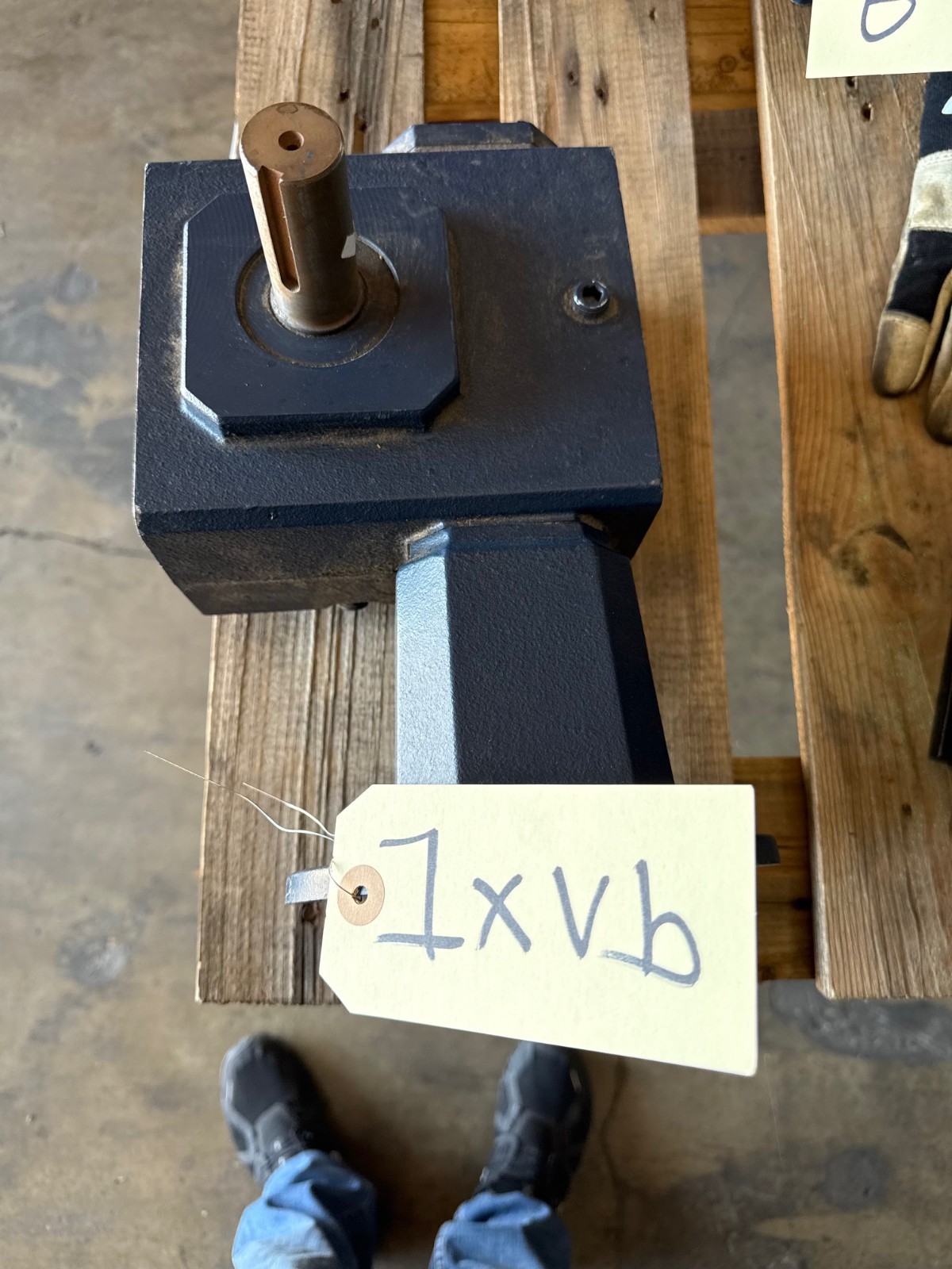 IRON MAN GROVE GEAR REDUCER 1XVB MOD GR-BM-824-15-L-140 2.76 HP 1750 RPM IN 15 T