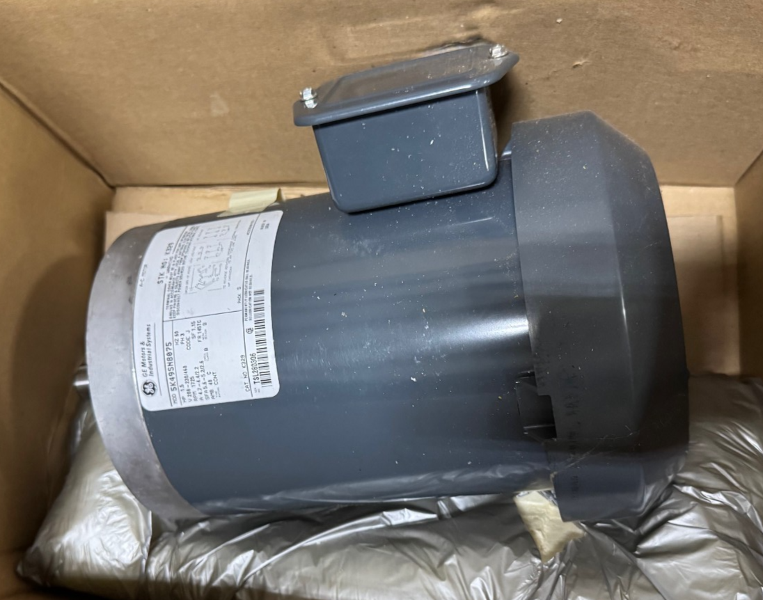 GE 11/2 HP MOTOR AD5B K329 5K49SN8075 1725 RPM 208/230/460 V 4.7-4.4/2.2 AMP