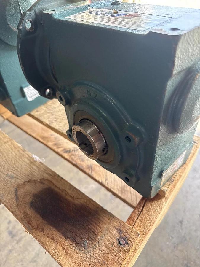 TIGEAR/2 BALDOR GEAR REDUCER 1XTA 1XPH MODEL 26Q20H14 1750 RPM 20 TO 1 RATIO