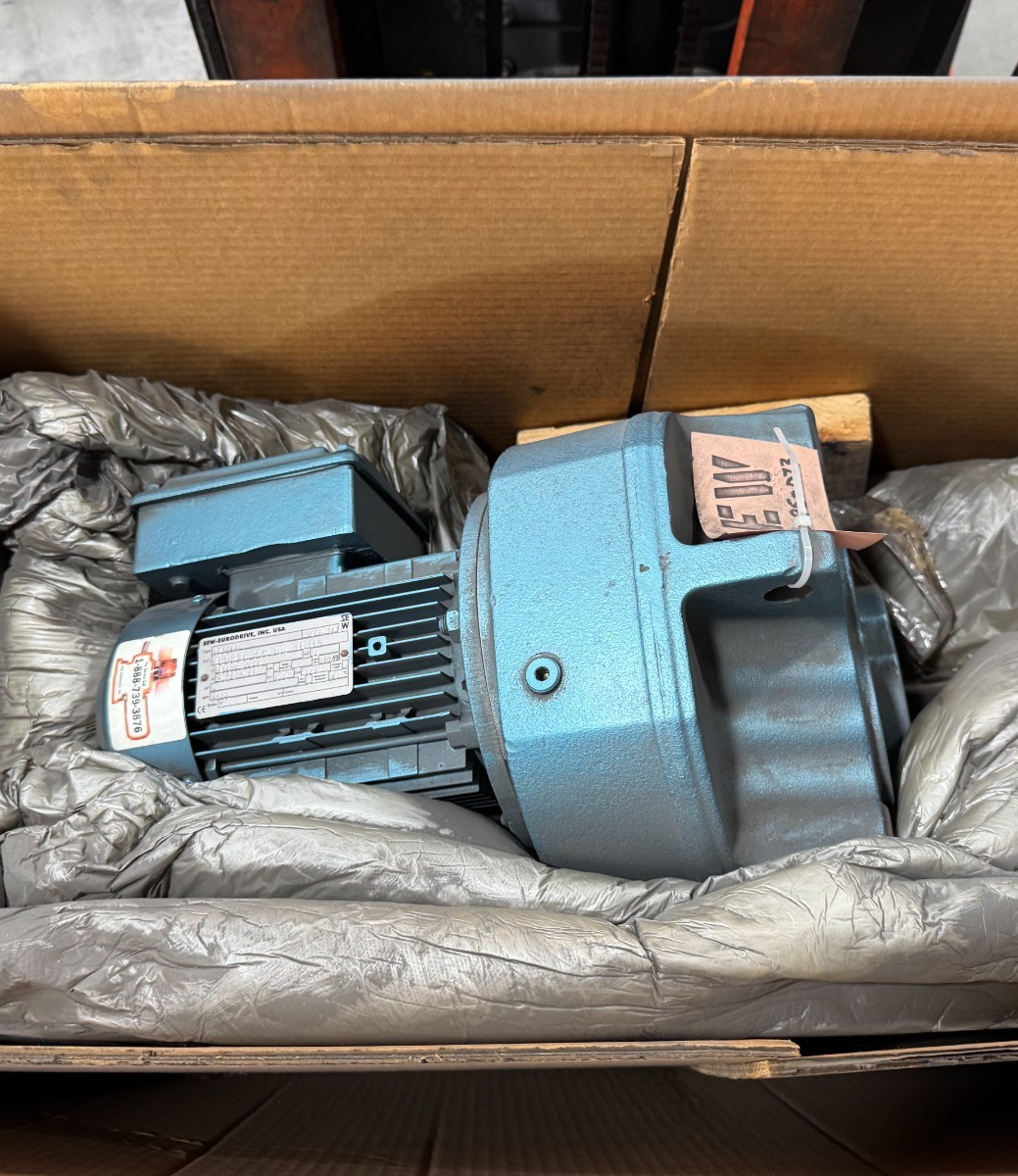 SEW-EURODRIVE GEAR MOTOR PP1 1 HP DFT80N4/SA77DT80N4 1700 RPM IN 8.6 OUT 230/460