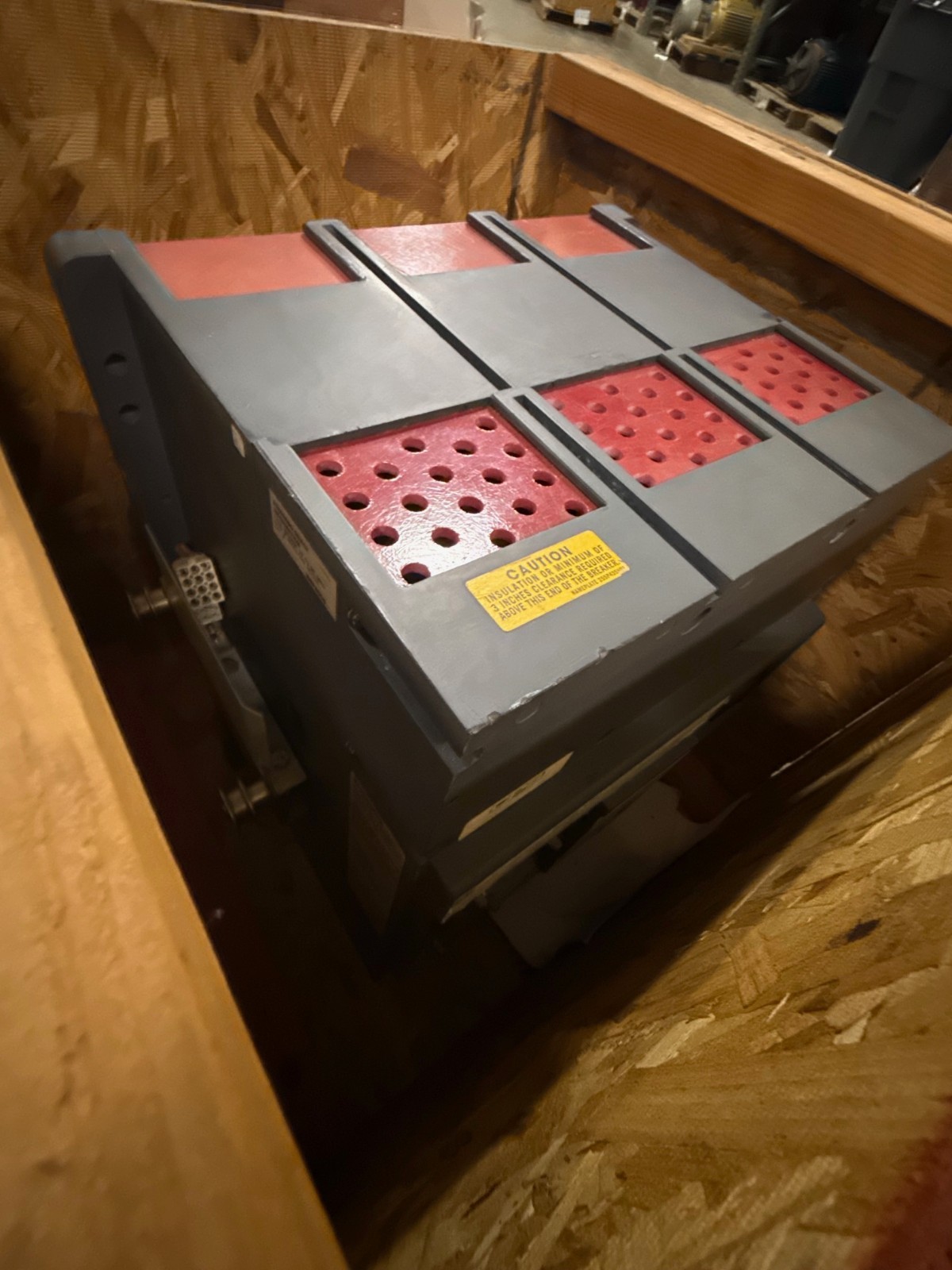 Refurbished BREAKER CUTLER-HAMMER SPB-100 MODEL SPBR330R 3000 AMP BREAKER 3000 AMP TRIP PLUG