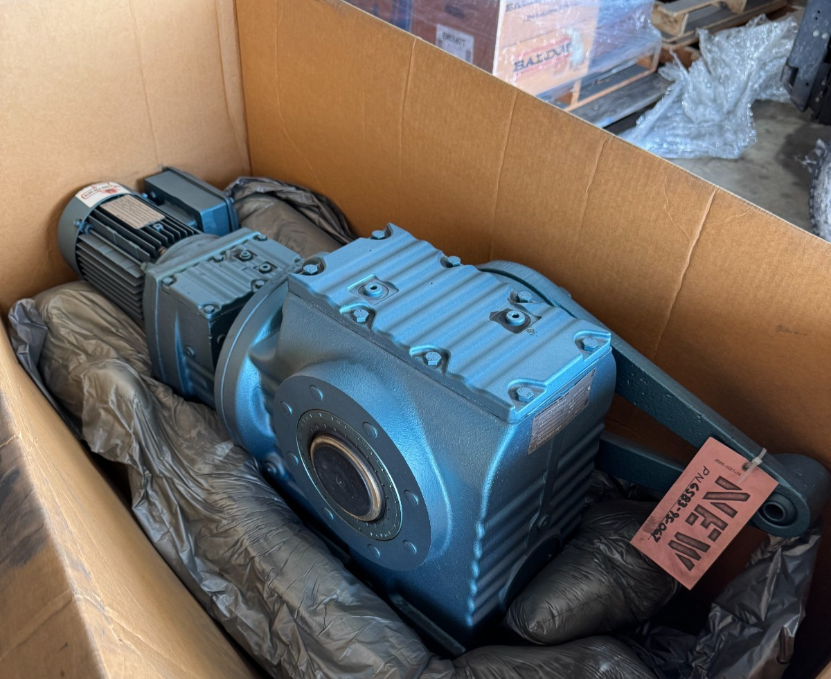 SEW-EURODRIVE GEAR MOTOR NN1 1HP MOD DFT80N /SA87TR57DT80N4 1700 RPM IN 6.7 OUT