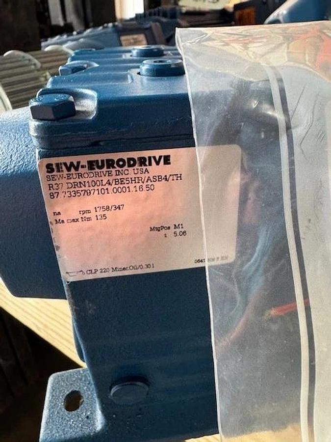 SEW-EURODRIVE GEAR MOTOR WA38 MOD R37DRN100L4/BE5HR/ASB4/TH 1758 - 347 RPM 5 HP